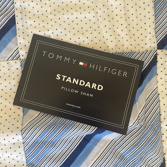 Tommy Hilfiger standard pillow sham in Fanshell Beach pattern NWT - Picture 2 of 8